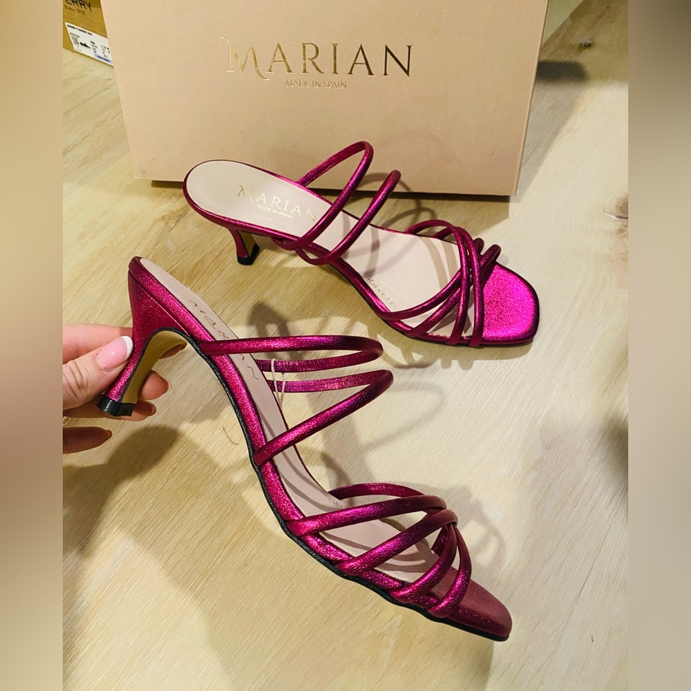 391 Mariah Made In Spain Women's Strappy Pink Heels NWB